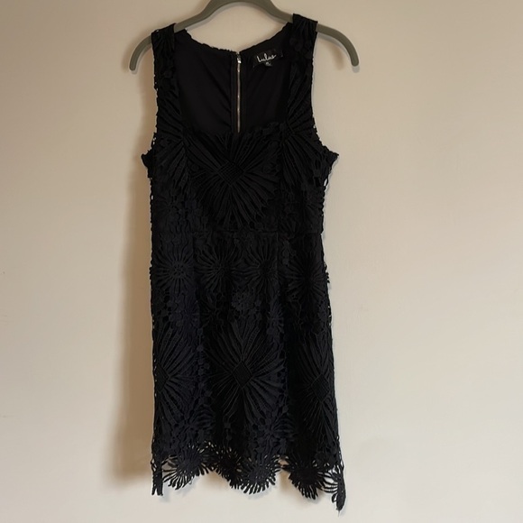 LBD Lace Shift Dress Med Black Eyelet Mini Lulus Classy Evening Contemporary - Picture 3 of 15